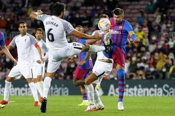 برشلونة يتعادل على أرضه أمام غرناطة في الدوري الإسباني
