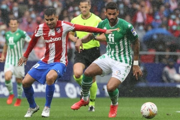 أتلتيكو مدريد يعود لدرب الانتصارات وبلباو يُعادل سوسيداد في الدوري الإسباني