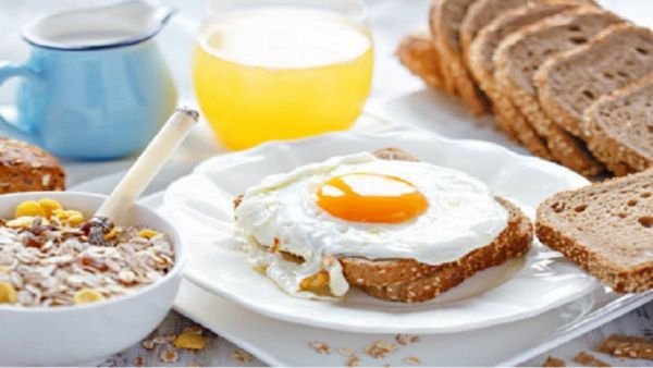 تخطي وجبة الإفطار قد يسبب مخاطر صحية مزمنة ومهددة للحياة