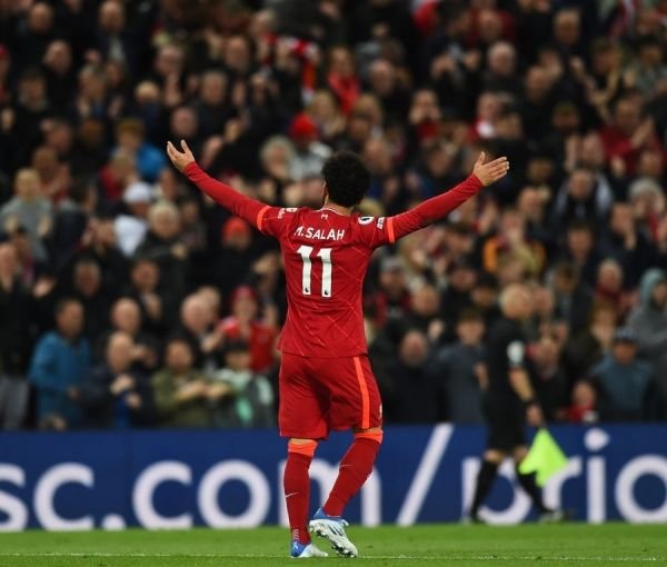 صلاح يقود ليفربول لفوز كبير على يونايتد في الدوري الإنجليزي