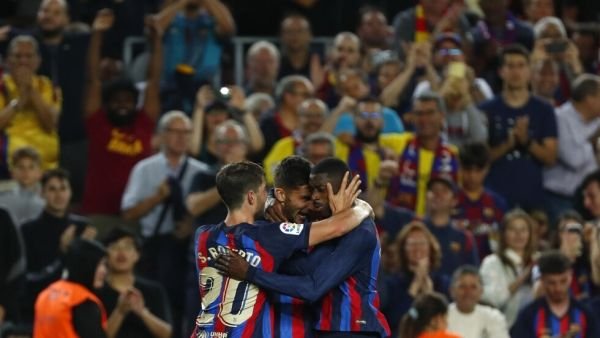 برشلونة يقسو على أتلتيك بيلباو برباعية ويواصل مطاردة ريال مدريد