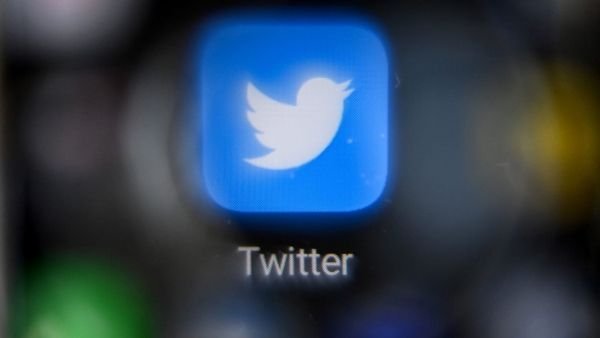 إيلون ماسك يقول إنه سيجد قائدا جديدا لتويتر