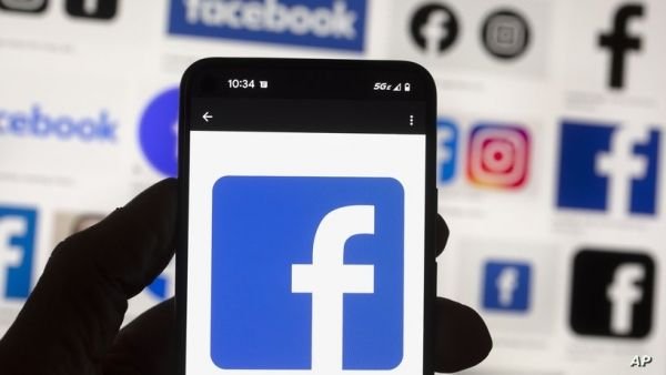 "ميتا" تعلن أنها تختبر تقديم حسابات موثقة لمستخدميها على "فيسبوك" و"إنستغرام"