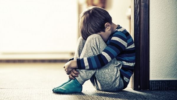 دراسة: صدمات الطفولة تفاقم الاكتئاب لدى البالغين