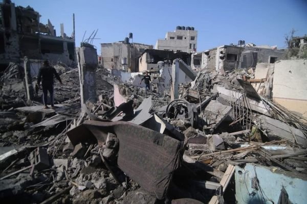 عودة الاتصالات والإنترنت تدريجيا في غزة