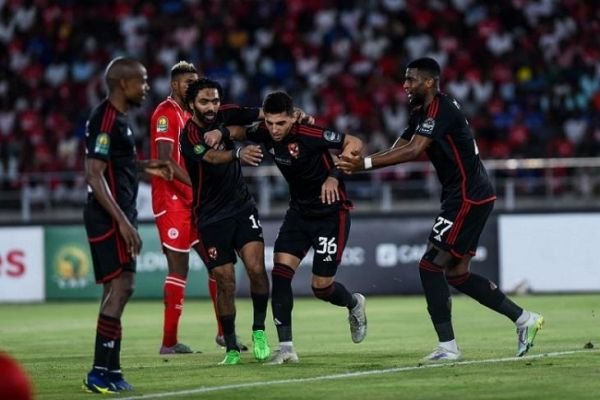 الأهلي المصري يسقط سيمبا التنزاني في عقر داره في أبطال أفريقيا
