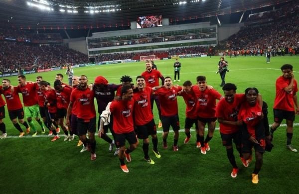 باير ليفركوزن وأتالانتا يبلغان نهائي الدوري الأوروبي‎