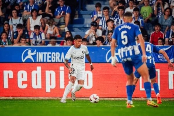 ألافيس يهدي برشلونة فرصة ذهبية لانتزاع وصافة الدوري الإسباني