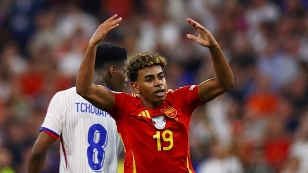 لاعب إسبانيا لامين جمال يفوز بجائزة أفضل هدف في يورو 2024
