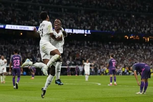 ريال مدريد يقسو علي إسبانيول بربعاية في الدوري الإسباني
