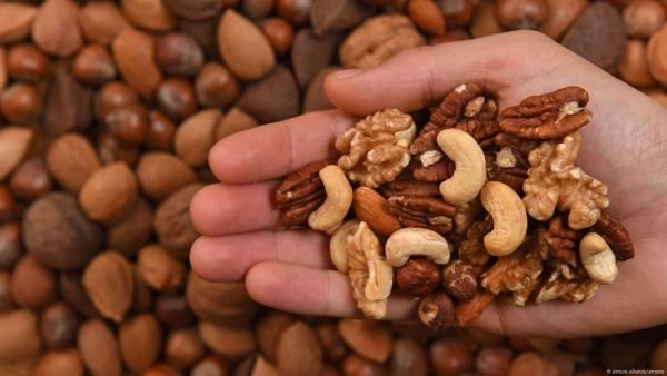 ما علاقة المكسرات بانخفاض خطر الإصابة بالخرف؟