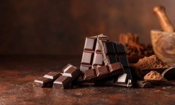 باحثون: تناول الشكولاتة الداكنة يقلص خطورة الإصابة بداء السكري