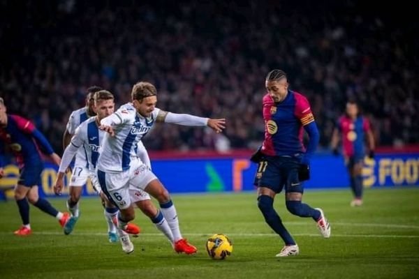 برشلونة يسقط على أرضه ويخسر من ليغانيس في الدوري الإسباني