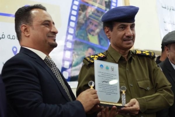 تكريم الفنان الدرامي عامر البوصي في تعز