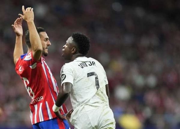 ريال مدريد يستضيف جاره أتلتيكو لتحديد متصدر الدوري الإسباني
