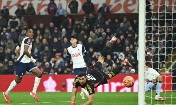 أستون فيلا يثأر من توتنهام بثنائية ويصعد لدور الـ16 بكأس الاتحاد الإنجليزي