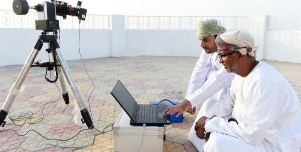 سلطنة عمان تعلن استطلاع رؤية هلال رمضان المُبارك يوم غد الجمعة