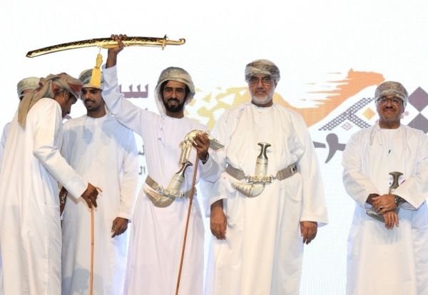سلطنة عمان تعلن اختتام مهرجان سيف التميز لسباقات الهجن