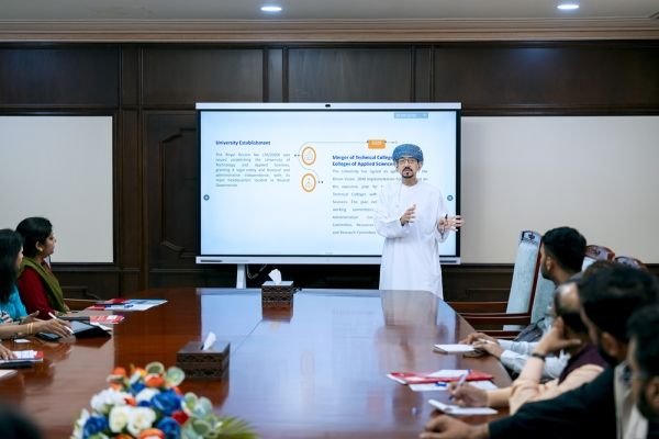 سلطنة عُمان تبحث مع الهند سبل التعاون في التعليم العالي والبحث العلمي