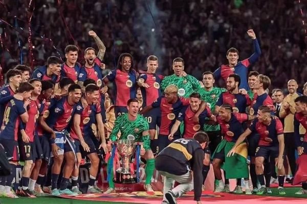 فياريال يفسد احتفالات برشلونة باللقب ويحسم بطاقة التأهل الأخيرة لدوري الأبطال