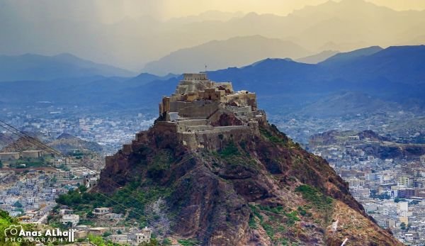 "موطني" عمل غنائي جديد من كلمات الشاعر عامر السعيدي وأداء الفنان طارق فؤاد البناء (فيديو)
