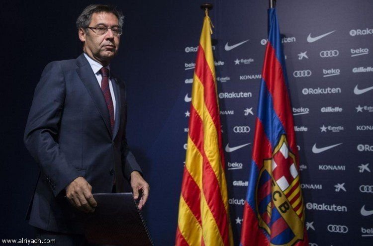 رئيس برشلونة يلمح إلى رحيل ناديه عن الدوري الإسباني