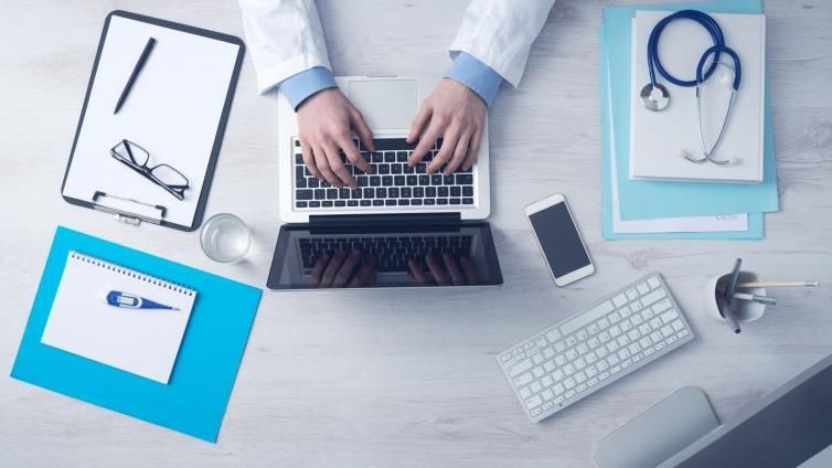 تعرف على منصات عربية تقدم خدمات علاجية عبر الإنترنت