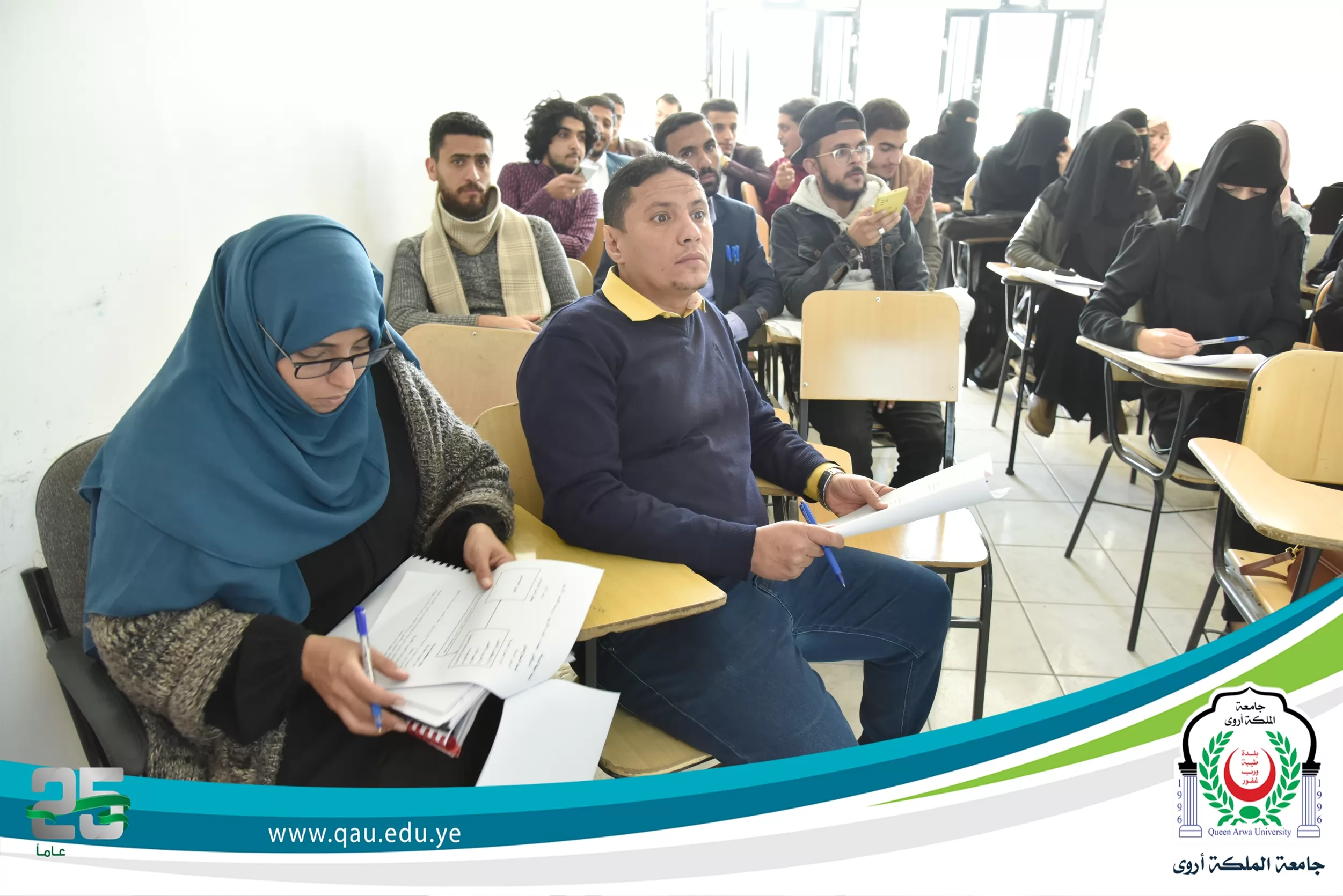 Discussion of graduation research plans for students of the Faculty of Economics and Administrative Sciences
