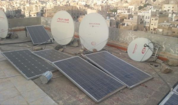 الطاقة الشمسية تنير منازل اليمنيين في الحرب - صحيفة الجامعة
