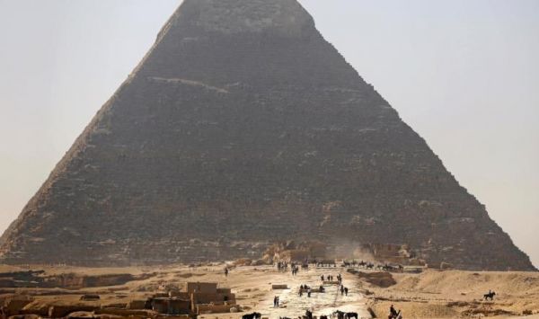 باحثون: هرم خوفو "هيكل كبير غامض" - صحيفة الجامعة