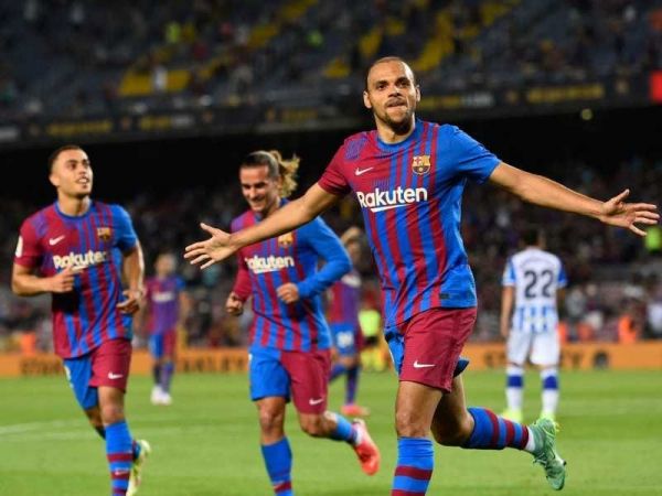 برشلونة يفتتح موسمه في الدوري الإسباني بفوزٍ مُثير على ريال سوسييداد - صحيفة الجامعة
