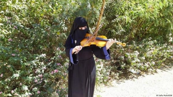 نافذة أمل موسيقية للسلام في يمن تنهشه الحرب - صحيفة الجامعة
