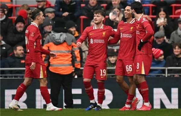 ليفربول يتخطى أكرينجتون برباعية في كأس الاتحاد الإنجليزي - صحيفة الجامعة