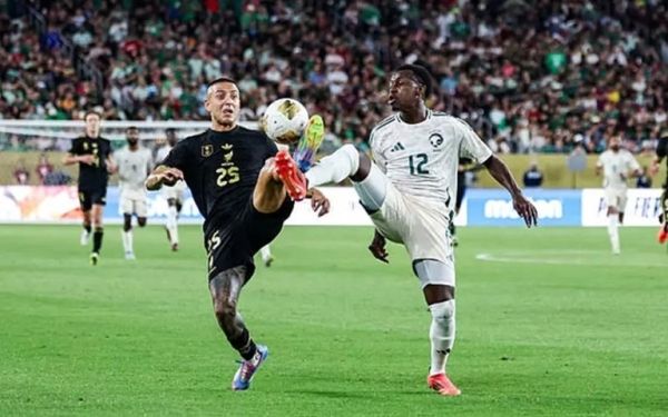 منتخب المكسيك يبلغ نصف نهائي الكأس الذهبية بفوزه على السعودية - صحيفة الجامعة