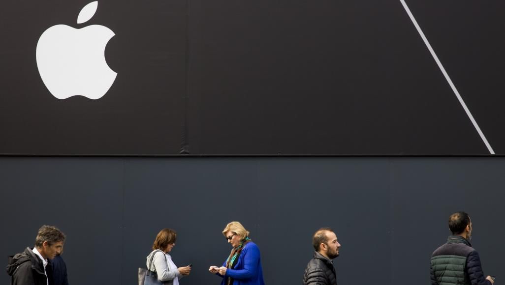 هل يكون هذا الهاتف الذكي سلاح آبل للاستيلاء على حصة هواوي في السوق؟ - صحيفة الجامعة