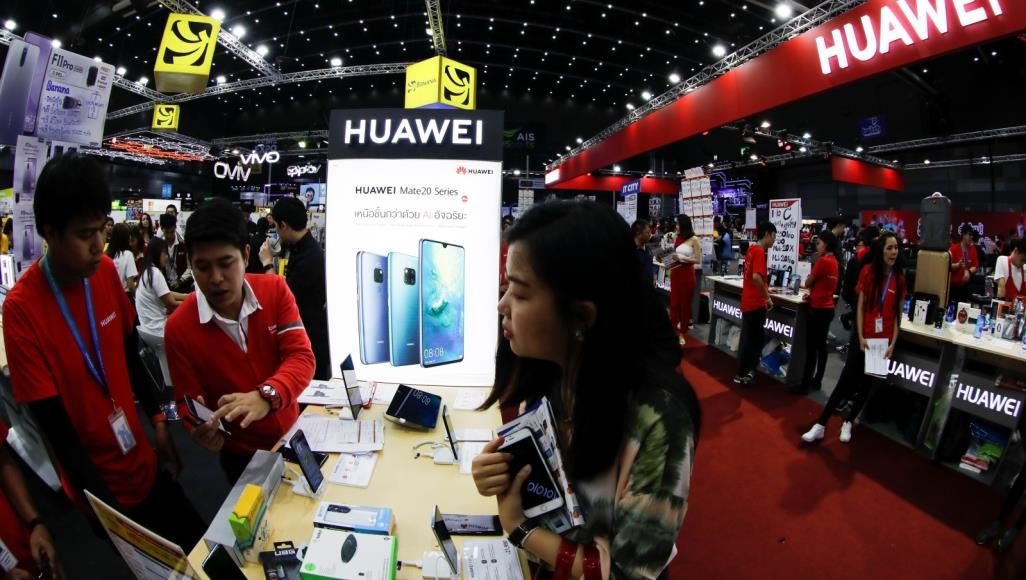 موقف جديد لترامب من هواوي يفاجئ الصين - صحيفة الجامعة