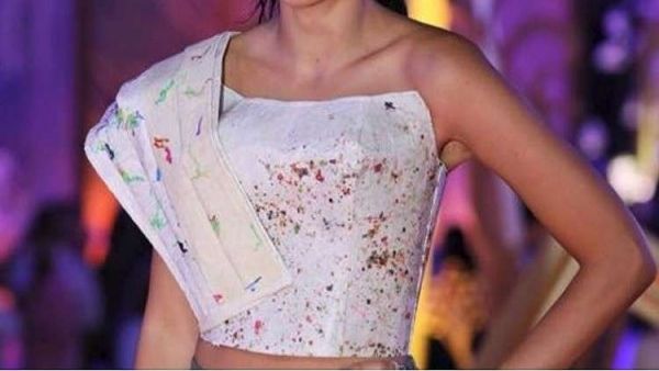 ممثلة مصرية تصمم ملابسها من حاويات القمامة (صور) - صحيفة الجامعة