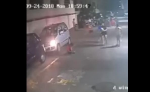 شاهد- كيف نجاة طفل من موت محقق بعد مرور سيارة فوقه؟ - صحيفة الجامعة