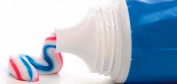 تعرف على مخاطر معجون الأسنان - صحيفة الجامعة