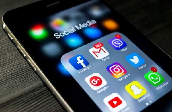 كيف تؤثر منصات التواصل الاجتماعي سلبا على صحتك العقلية؟ - صحيفة الجامعة