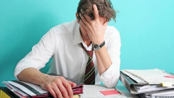 الجلوس 90 دقيقة متواصلة يصيبك بـ 7 أمراض قاتلة - صحيفة الجامعة