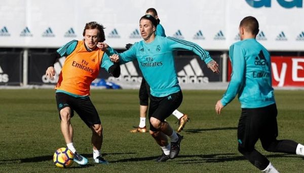 التشكيلة الرسمية لمباراة ريال مدريد وأياكس - صحيفة الجامعة