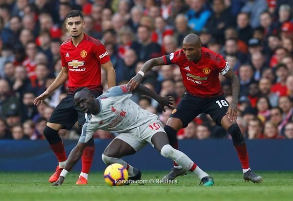ليفربول يعتلي قمة "الدوري الإنجليزي" بتعادل سلبي مع  مانشستر يونايتد - صحيفة الجامعة