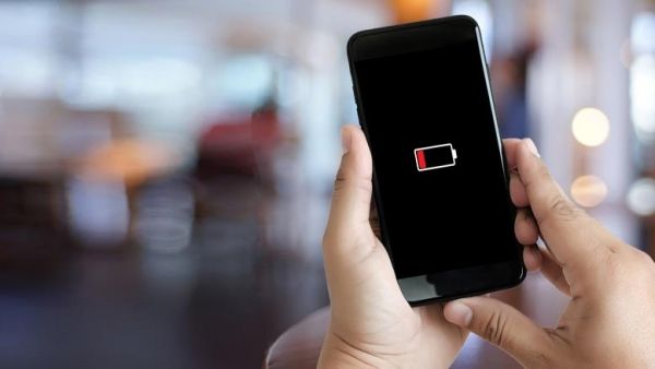 تعرف على 12 علامة تدل على أن هاتفك مخترق - صحيفة الجامعة