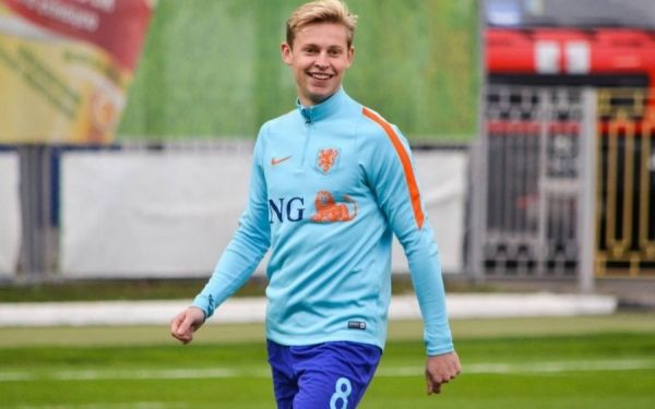 برشلونة يعلن التعاقد مع الهولندي دي يونغ بشكل رسمي - صحيفة الجامعة