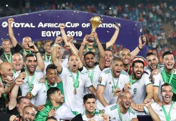 المنتخب الجزائري يتوج بلقب أمم أفريقيا - صحيفة الجامعة
