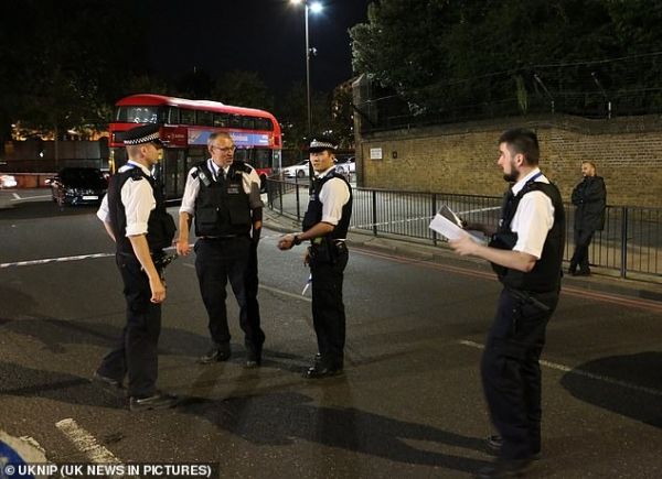 امرأة تُسحق بين سيارتين إثر تشاجرها مع سائق تاكسي - صحيفة الجامعة