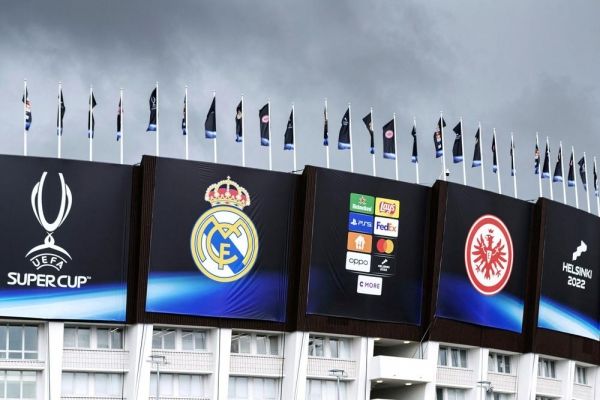 آينتراخت فرانكفورت...بايرن ميونيخ من خلفه وريال مدريد من أمامه فكيف ينجو؟ - صحيفة الجامعة