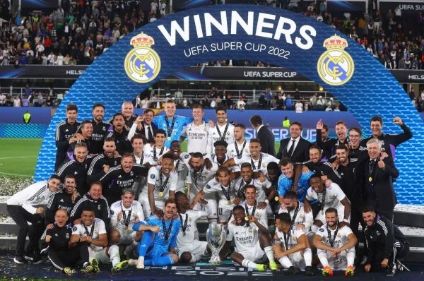 ريال مدريد يهزم فرانكفورت ويتوج بكأس السوبر الأوروبية - صحيفة الجامعة
