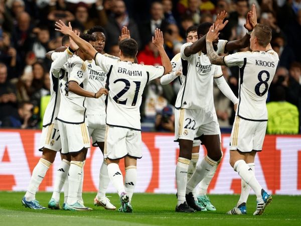 تأهل ريال مدريد وبايرن ميونيخ وانتر وكوبنهاغن يُسقط مانشستر يونايتد بالوقت القاتل - صحيفة الجامعة